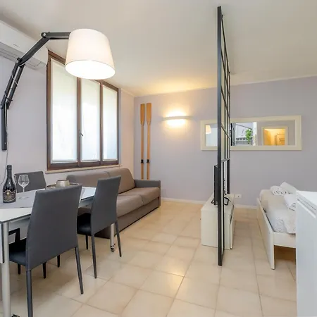 Апартаменты Casa Lugana 9 - Monolocale Con Piscina Fronte